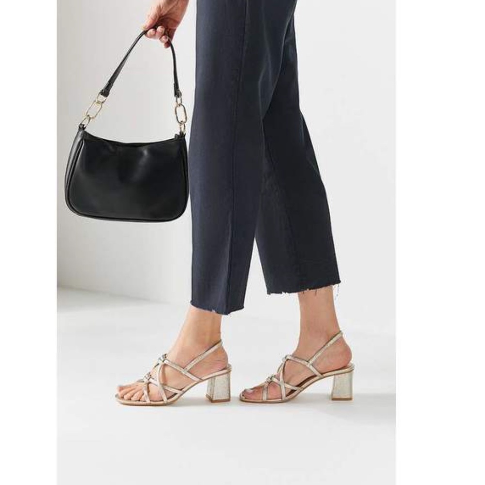 NWOT Urban Outfitters Katie Slingback Heel